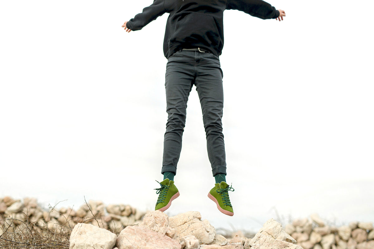 Leave a lighter footprint with MIRET sustainable sneakers.