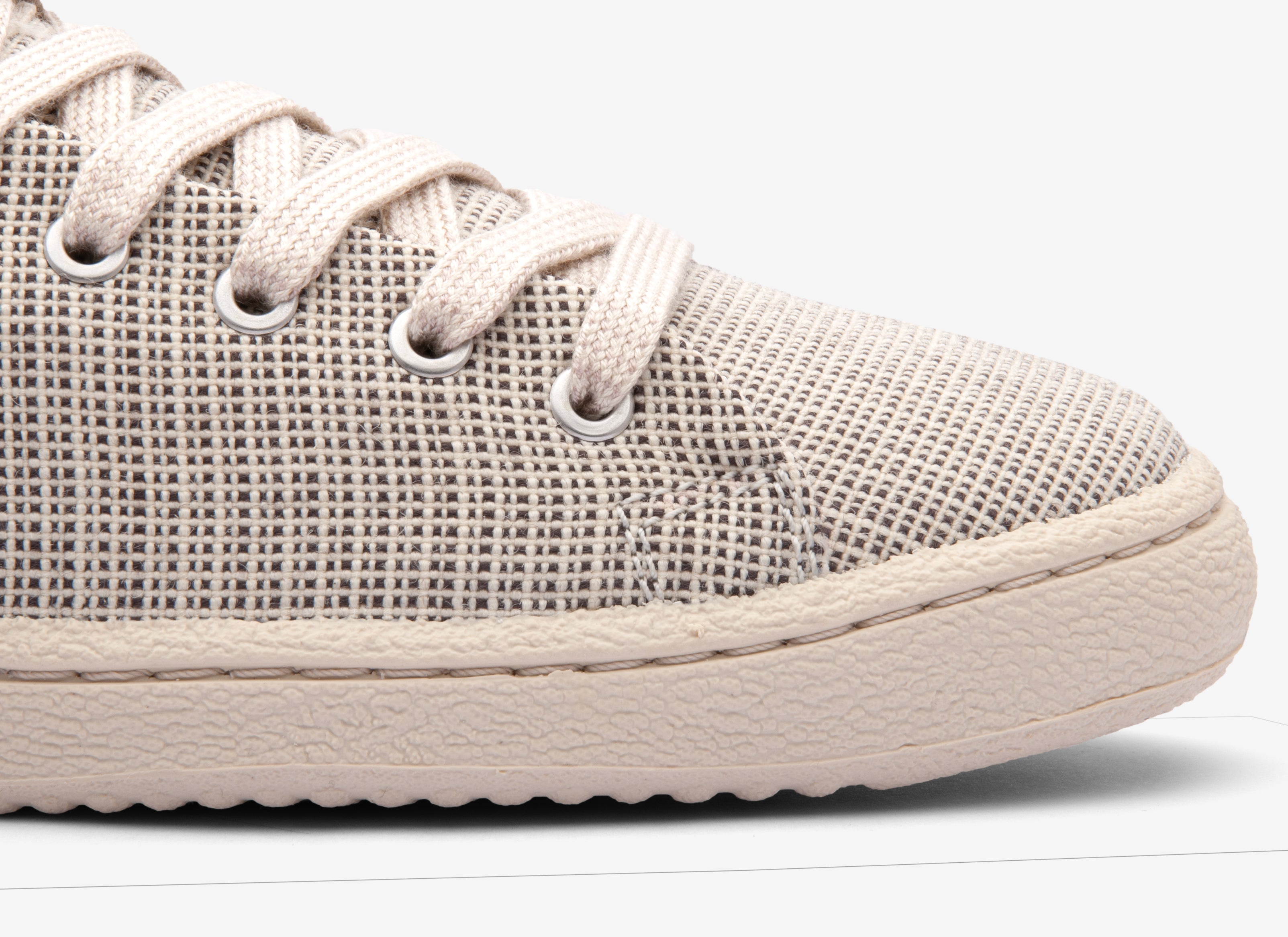 LESHY Anise Sneakers