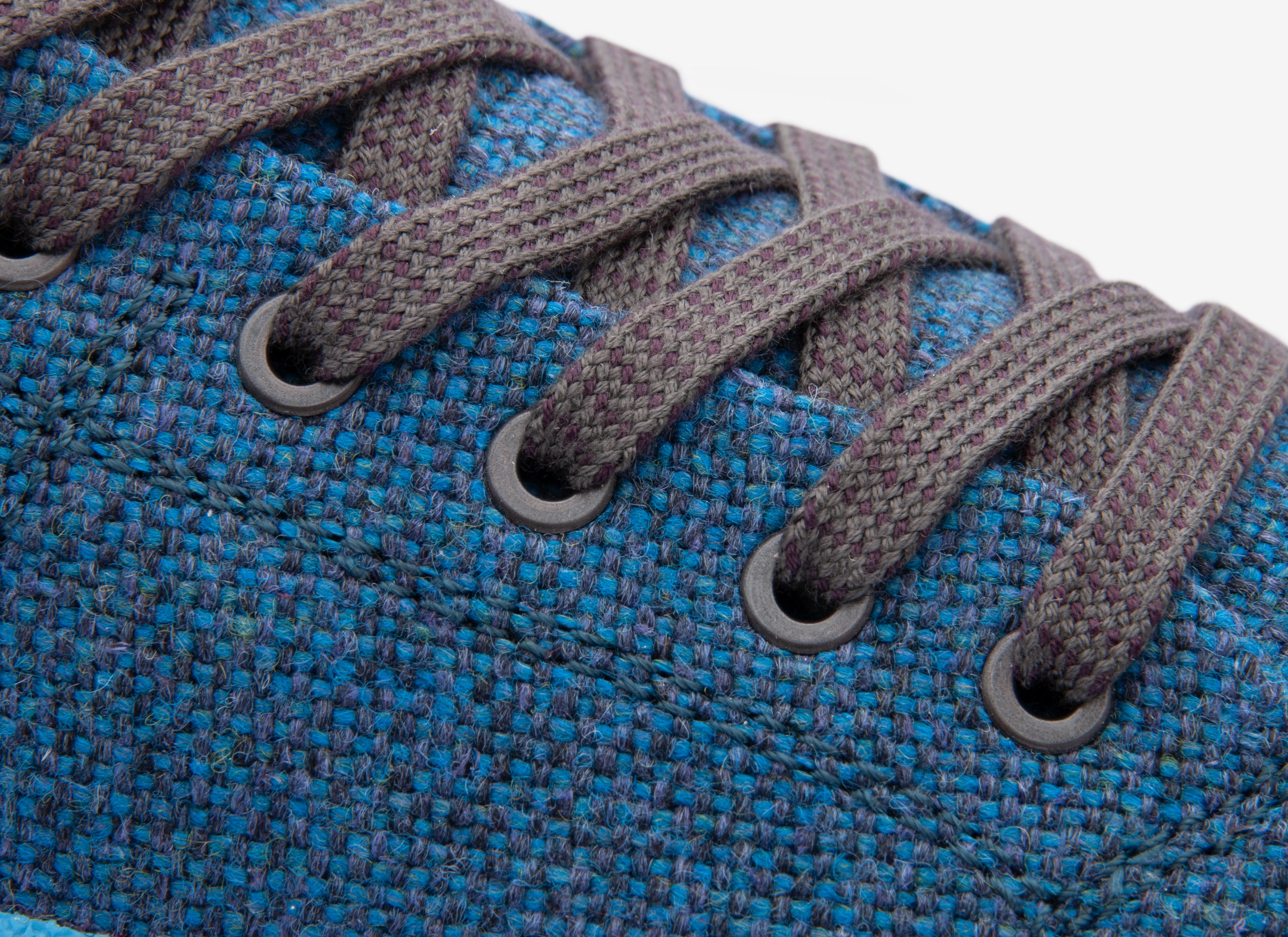 LESHY Flaxseed Sneakers
