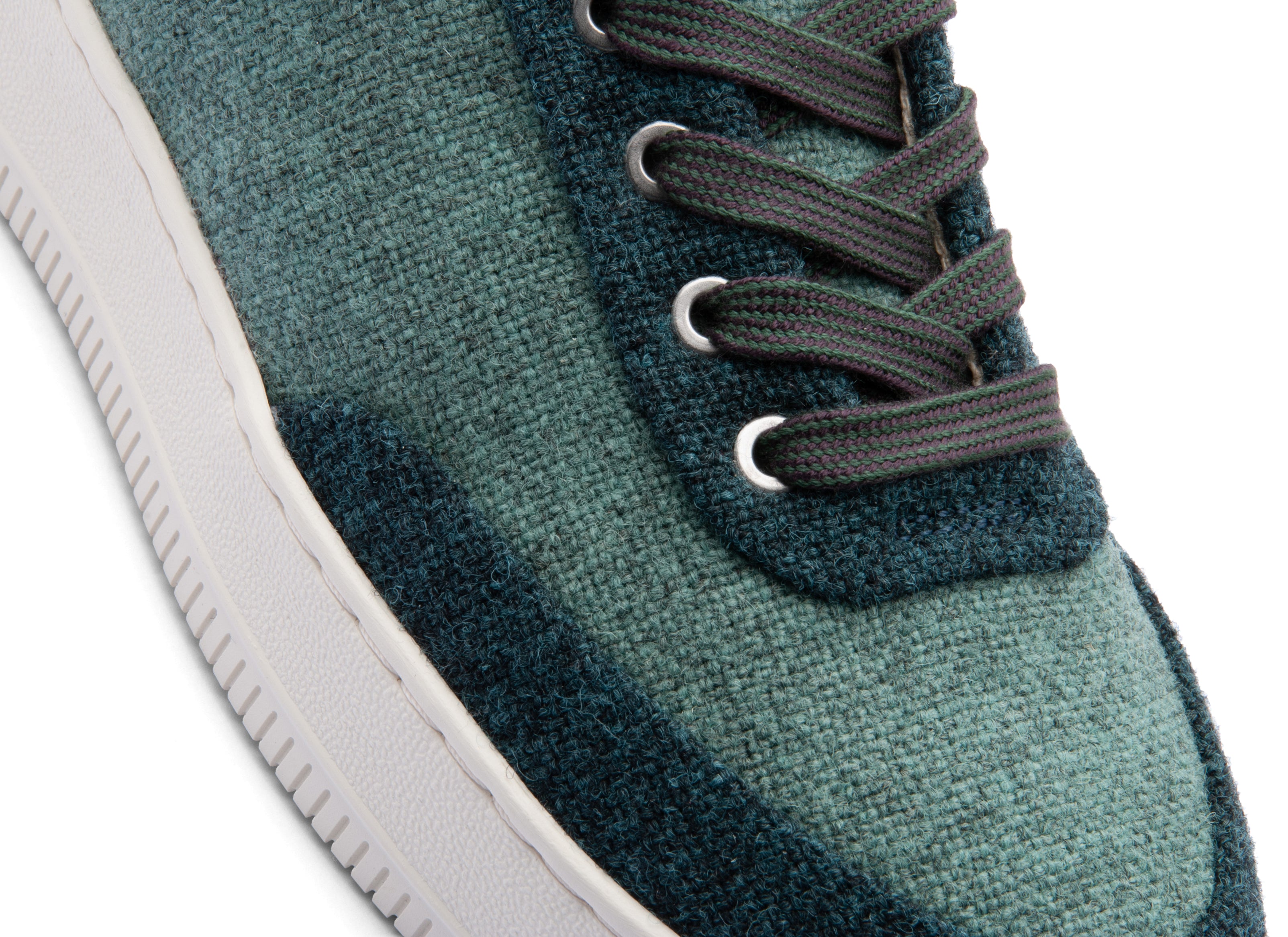 Low-top multicolored natural sneakers. Made from 100% thermoregulating and water-repellent wool with pure hemp lining, wool-covered cork insoles and super-flexible rubber outsoles. OEKO-TEX certified sneakers manufactured in the EU.