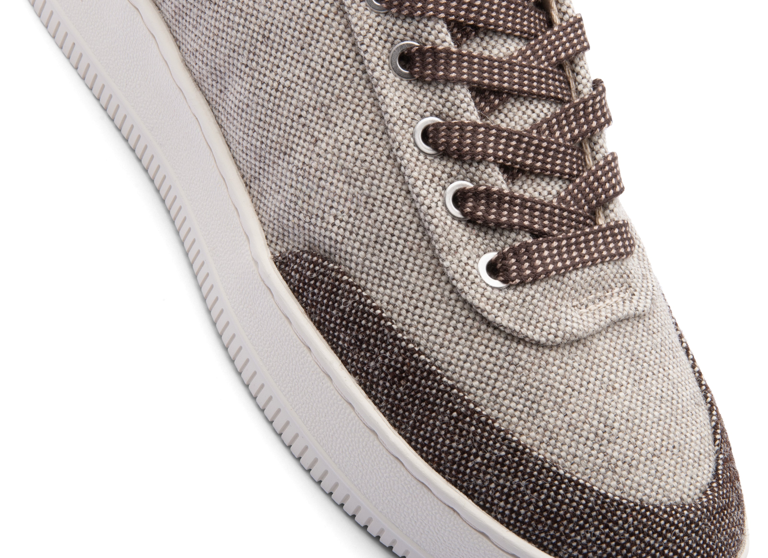 Low-top multicolored natural sneakers. Made from 100% thermoregulating and water-repellent wool with pure hemp lining, wool-covered cork insoles and super-flexible rubber outsoles. OEKO-TEX certified sneakers manufactured in the EU.