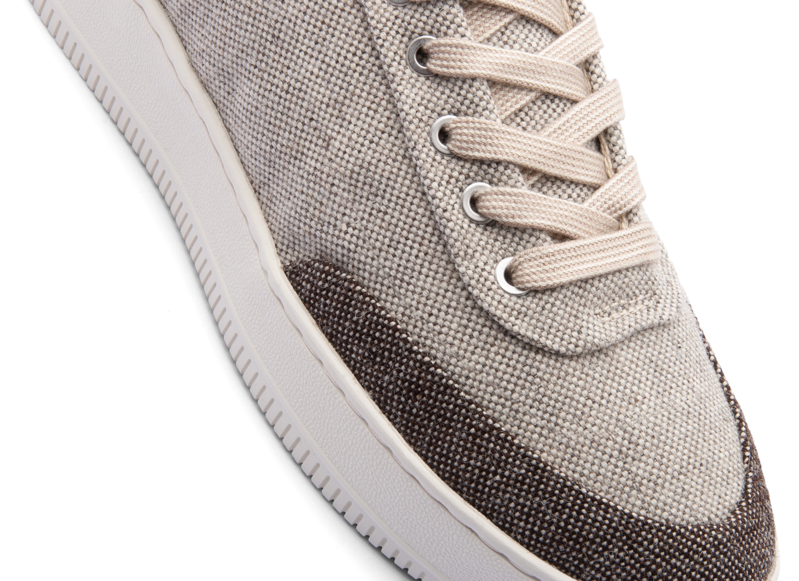 Low-top multicolored natural sneakers. Made from 100% thermoregulating and water-repellent wool with pure hemp lining, wool-covered cork insoles and super-flexible rubber outsoles. OEKO-TEX certified sneakers manufactured in the EU.