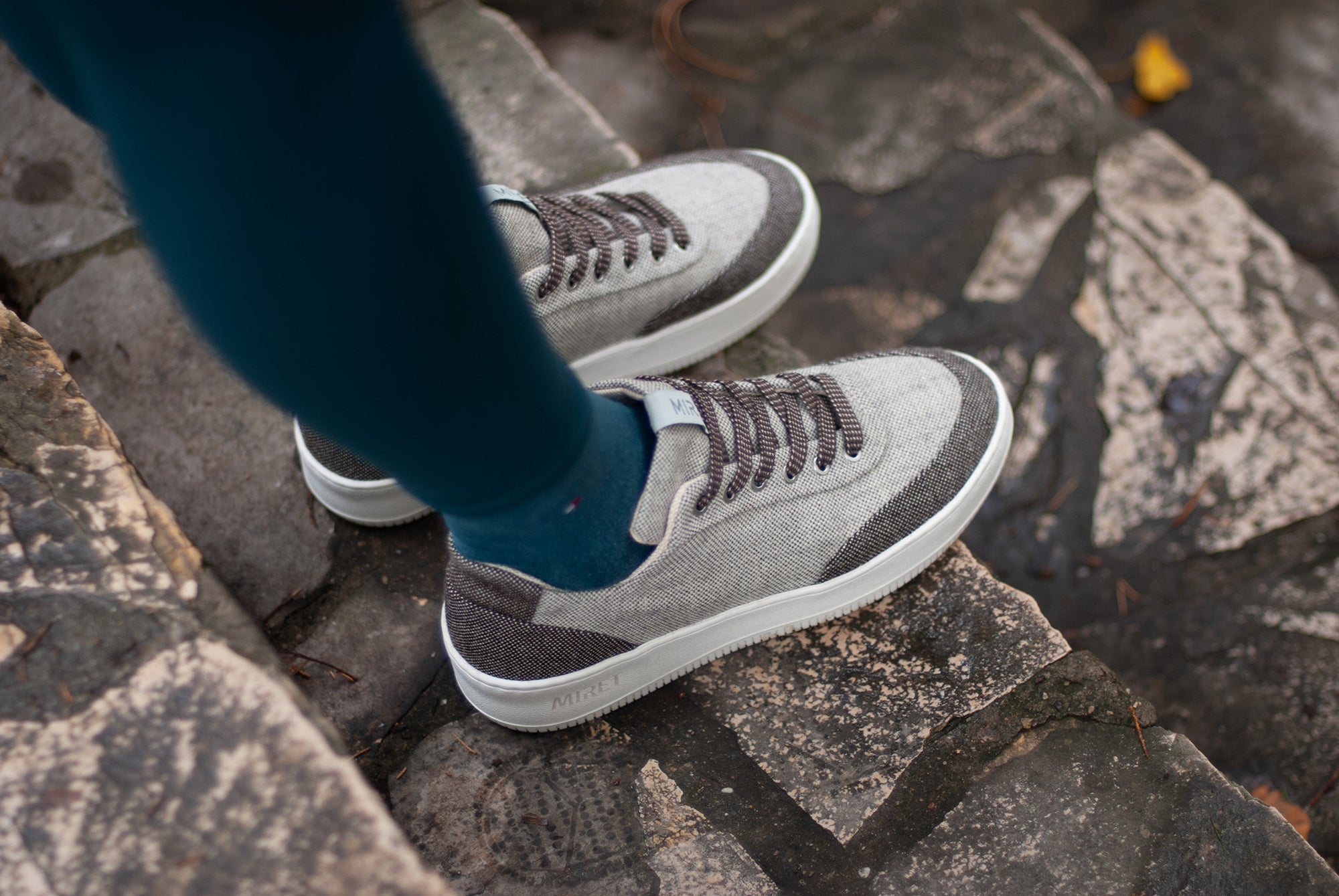 Low-top multicolored natural sneakers. Made from 100% thermoregulating and water-repellent wool with pure hemp lining, wool-covered cork insoles and super-flexible rubber outsoles. OEKO-TEX certified sneakers manufactured in the EU.